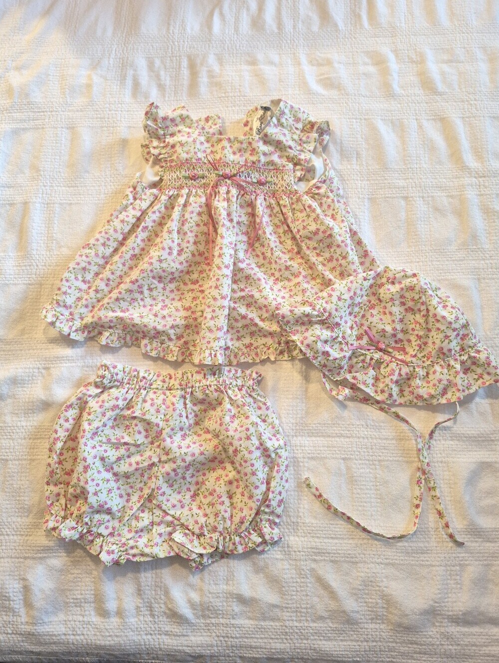 VTG Rare Editions girls 6-9 months 3 piece dress set, bubble bloomer & hat VGUC